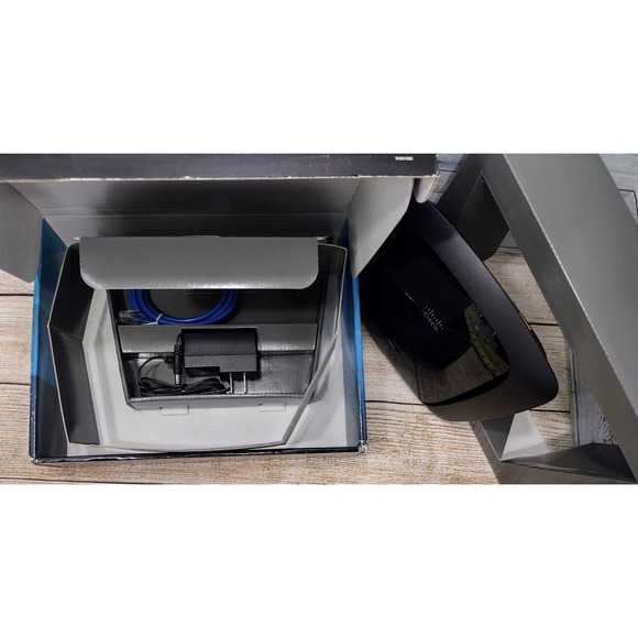 Linksys Cisco (E100) Wireless-N Router 2.4GHZ Band! Retail $78! Fast Shipping! - Picture 2 of 5